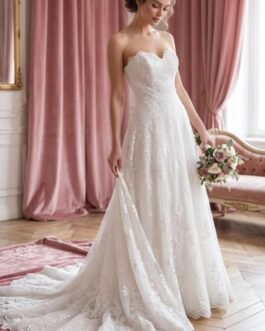Strapless Δαντελένιο Νυφικό με Ουρά – Princess A-Line