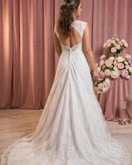 Νυφικό A-Line με Δαντέλα & Πειρατή Πλάτη – Romantic Couture